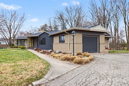 811 Winter Ave, Big Rapids, MI, 49307-2445 | Card Image