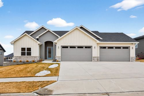 17686 Townsend Dr, Clive, IA, 50325-6232 | Card Image