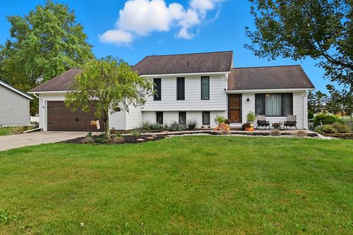 1465 Oakridge Dr, Bucyrus, OH, 44820-3530 | Card Image