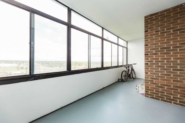 1404 - 25 Kensington Rd, Condo with 2 bedrooms, 1 bathrooms and 1 parking in Brampton ON | Image 21