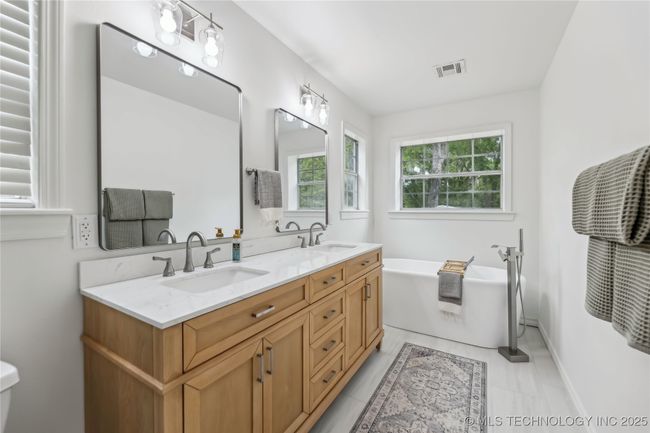 33942 703 Dr, House other with 3 bedrooms, 2 bathrooms and null parking in Wagoner OK | Image 18
