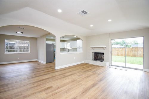 10218 Towneview Dr, Sugar Land, TX, 77498-1548 | Card Image