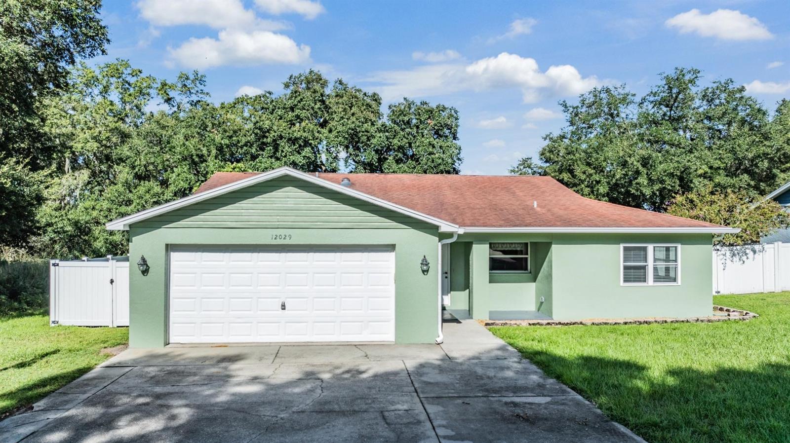 San Angela Dr, San Antonio, FL 33576