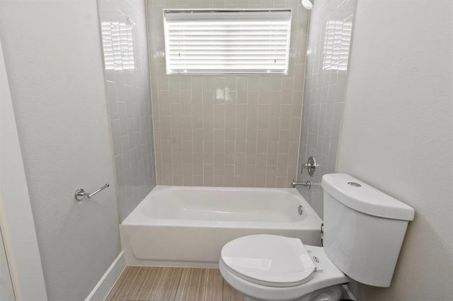 B - 5816 Gardendale Dr, House other with 3 bedrooms, 3 bathrooms and 2 parking in Houston TX | Image 15