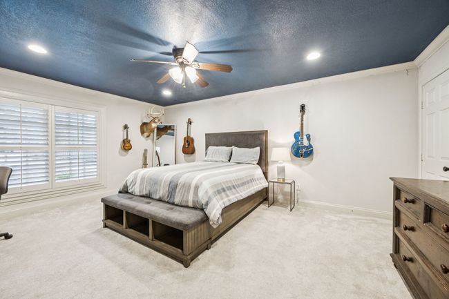 Spacious guest bedroom with two closets. | Image 15
