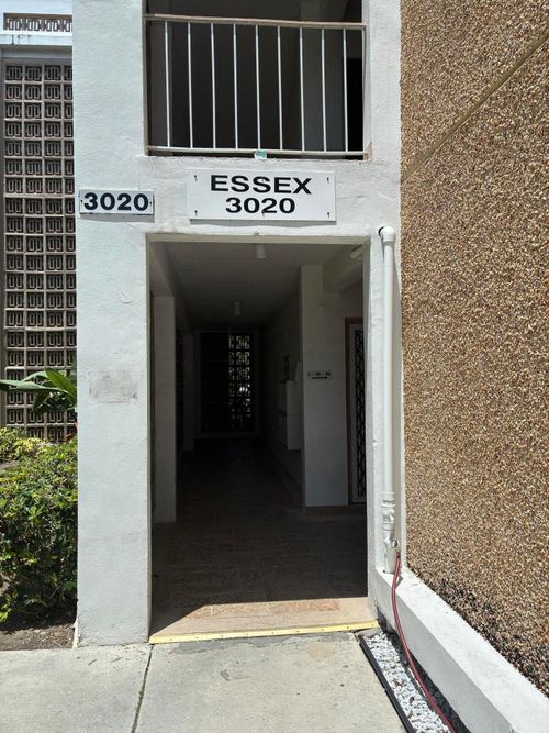 102-3020 Ne 16th Ave, Oakland Park, FL, 33334-5272 | Card Image