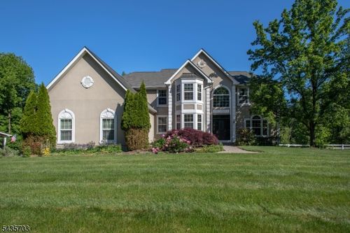 6 Eileen Dr, Sussex, NJ, 07461-2818 | Card Image
