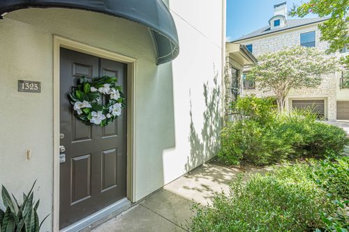 1323-7701 Rialto Blvd, Austin, TX, 78735-7415 | Card Image