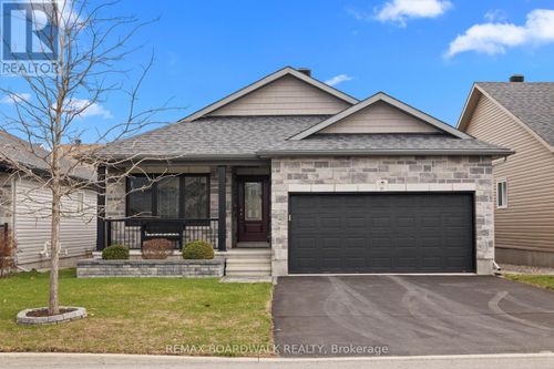 211 Mckenny St, Almonte, ON, K0A1A0 | Card Image