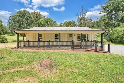 97 Green Acres Ln, New Castle, VA, 24127-6247 | Card Image