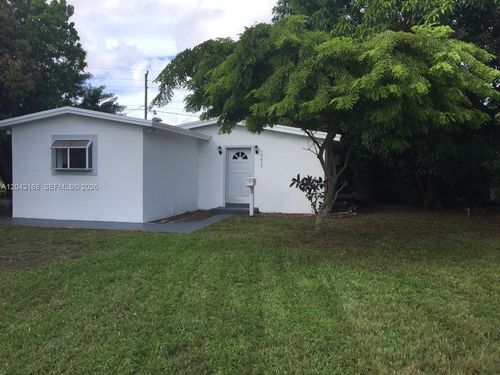 1617 Ne 177th St, North Miami Beach, FL, 33162-1403 | Card Image