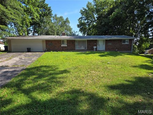 15 Elmwood Pl, Saint Charles, MO, 63301-4678 | Card Image