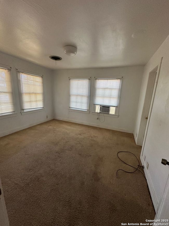 207 W Vance, House other with 4 bedrooms, 2 bathrooms and null parking in Refugio TX | Image 12