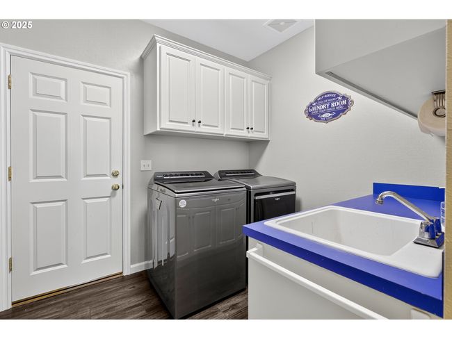 32810 Sisters Loop, House other with 3 bedrooms, 2 bathrooms and 2 parking in Eugene OR | Image 29