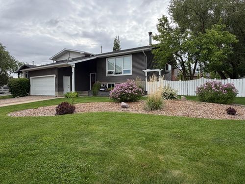 248 5 St, Drumheller, AB, T0J0Y3 | Card Image