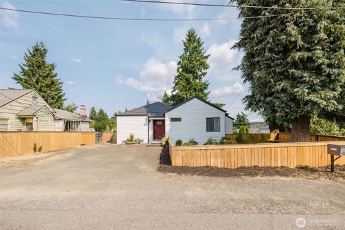 1122 Evans Ave W, Bremerton, WA, 98312-4453 | Card Image