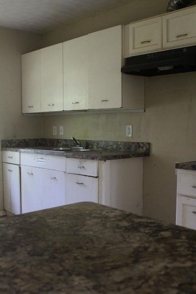 4813 Angleton St, House other with 3 bedrooms, 1 bathrooms and 3 parking in Houston TX | Image 5