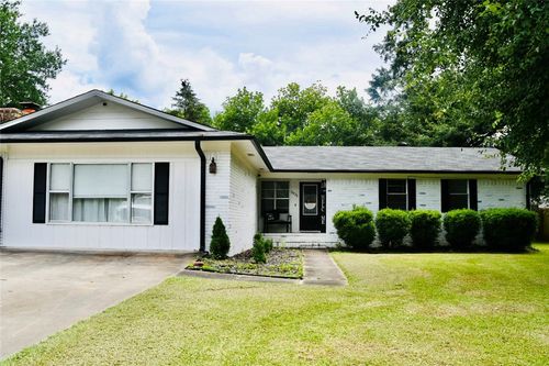 2921 Honeysuckle Ln, Russellville, AR, 72801-5435 | Card Image