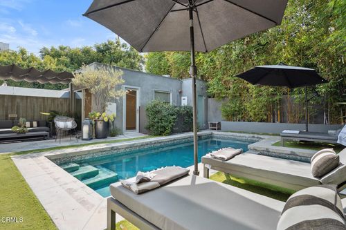329 Westbourne Dr, West Hollywood, CA, 90048-1909 | Card Image