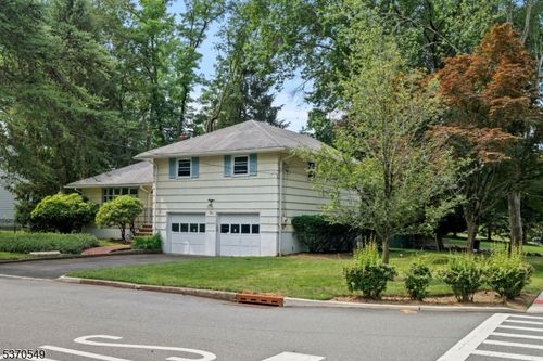2 Churchill Rd, Cresskill, NJ, 07626-1604 | Card Image