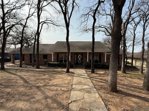 21 Devonshire Dr, Bedford, TX, 76021-4614 | Card Image