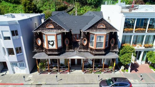 561 Bridgeway, Sausalito, CA, 94965-2216 | Card Image