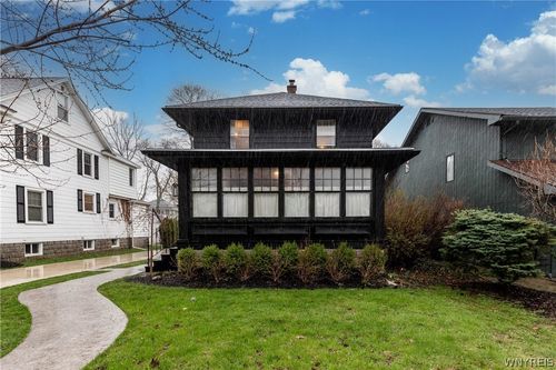 24 Highland Dr, Amherst, NY, 14221-6802 | Card Image