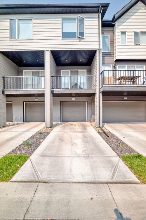 {{alt}} | Card Image