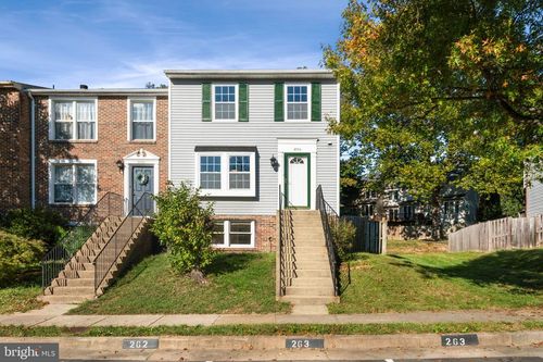 5936 Spruce Run Ct, CENTREVILLE, VA, 20121-3027 | Card Image