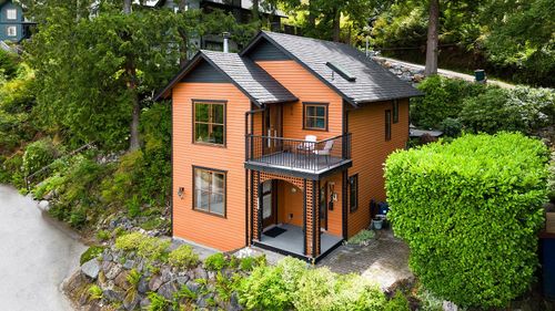 571 Roocroft Lane, Bowen Island, BC, V0N1G2 | Card Image