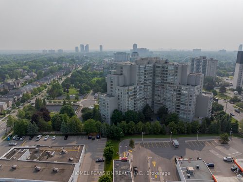 413-7 Townsgate Dr, Vaughan, ON, L4J7Z9 | Card Image