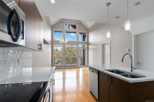 608-924 Esquimalt Rd, Esquimalt, BC, V9A3M8 | Card Image