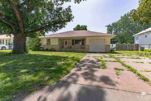 1604 N Olive St, Abilene, KS, 67410-1641 | Card Image