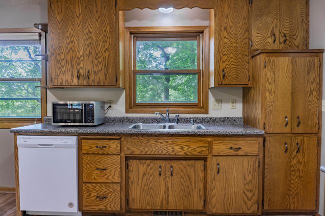5200 Dahlgren Rd, House other with 4 bedrooms, 2 bathrooms and null parking in Chaska MN | Image 11