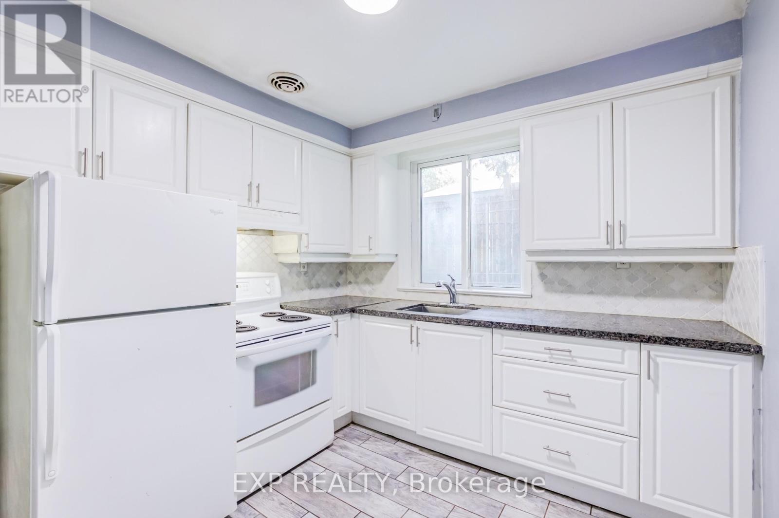 Residential Lease in Toronto (Yorkdale-Glen Park) 5