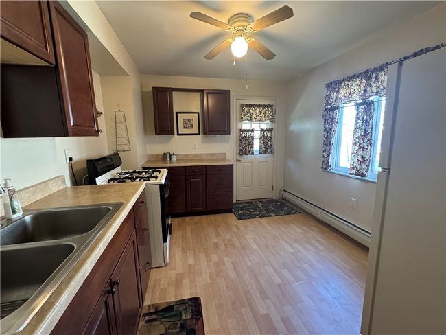 611 E 17 Th Ave, Townhouse with 2 bedrooms, 1 bathrooms and 1 parking in Munhall PA | Image 7
