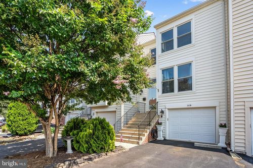 504 Dakota Dr, HERNDON, VA, 20170-5470 | Card Image