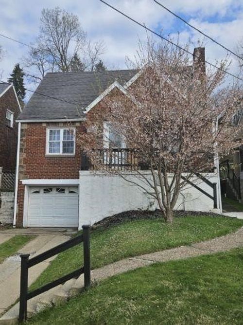 924 James St, Turtle Creek, PA, 15145-1526 | Card Image