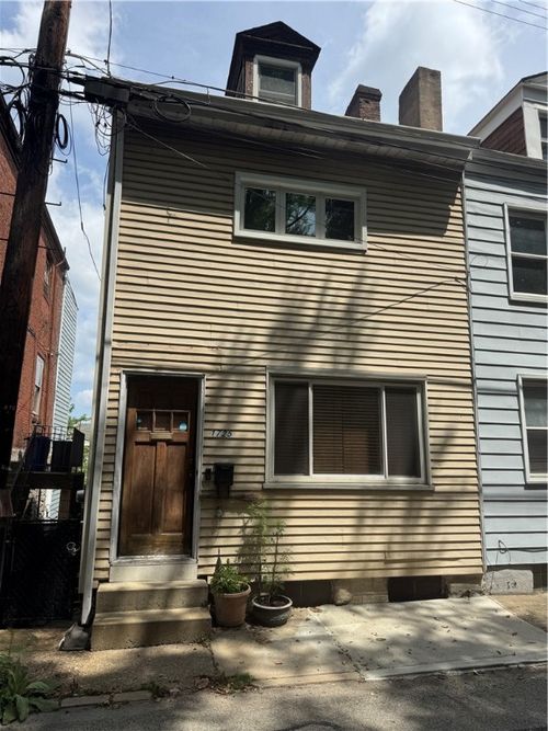 1725 Edwards Way, Pittsburgh, PA, 15203-1805 | Card Image