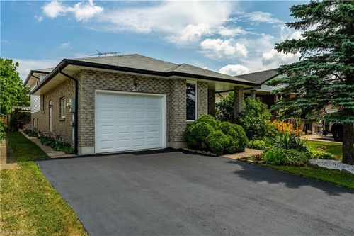 53 Northridge Dr, Smithville, ON, L0R2A0 | Card Image