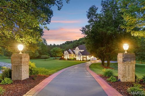 8501 Dupont Ln, Belleville, IL, 62223-8630 | Card Image