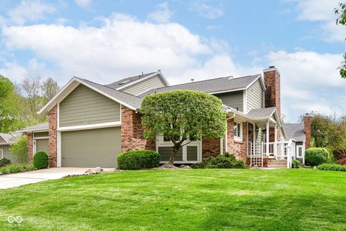 8121 Foxchase Dr, Indianapolis, IN, 46256-4812 | Card Image