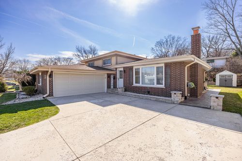 8518 Forest Dr, Hickory Hills, IL, 60457-1026 | Card Image