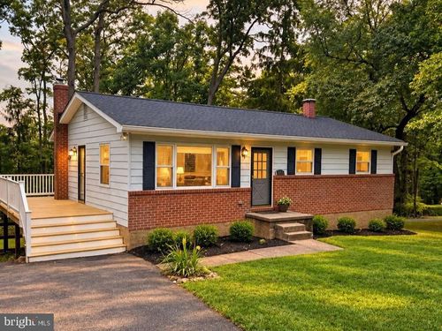 1512 Carriage Hill Dr, Westminster, MD, 21157-6549 | Card Image