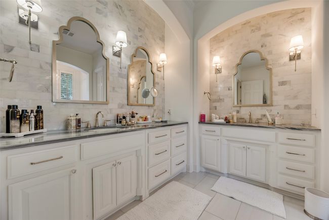 Primary bath | Image 18