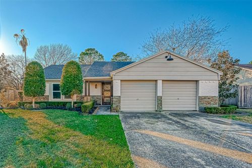 520 E Castle Harbour Dr, Friendswood, TX, 77546-5614 | Card Image