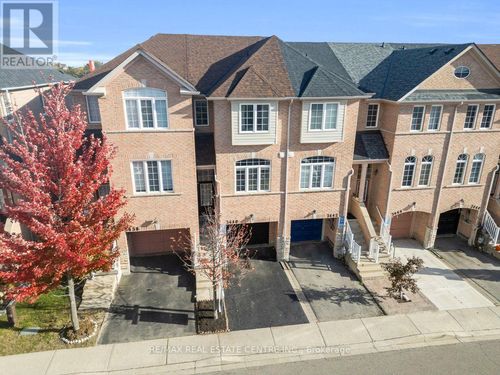 3440 Redpath Cir, Mississauga, ON, L5N8R7 | Card Image