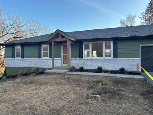 301 Nw 81st St, Kansas City, MO, 64118-1121 | Card Image