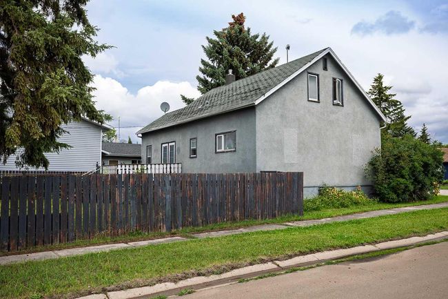 14 1st Avenue S, House other with 5 bedrooms, 2 bathrooms and 2 parking in Hay Lakes AB | Image 4