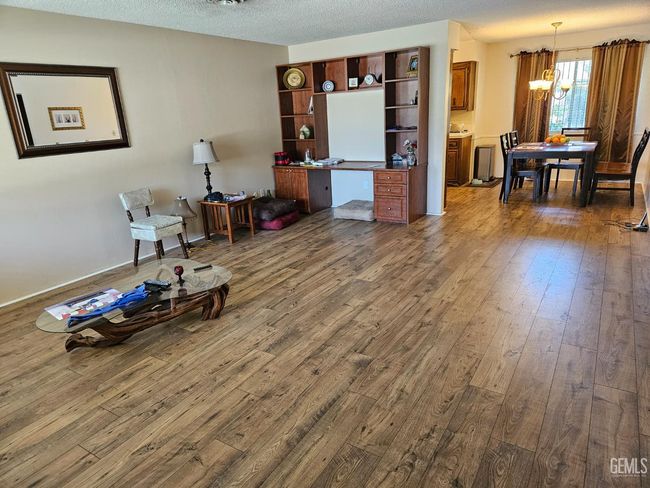 5708 Cypress Point Dr, Condo with 2 bedrooms, 1 bathrooms and null parking in Bakersfield CA | Image 4